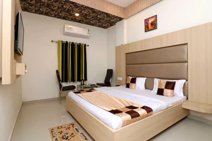 Room 5 of 7