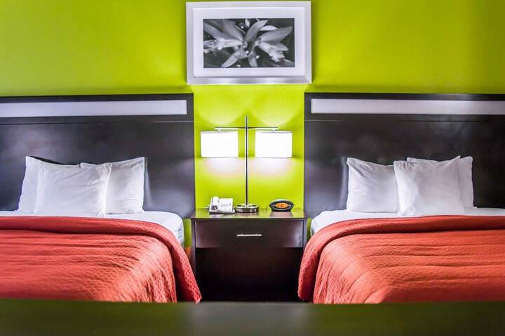 2 Queen Beds (4 of 10)