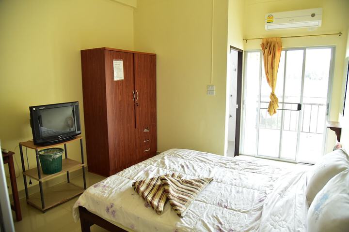 Room 8 of 22
