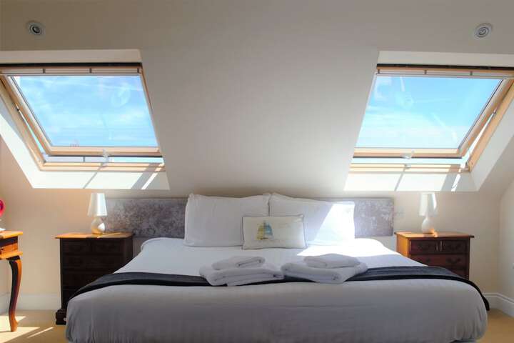 Room 7 of 25