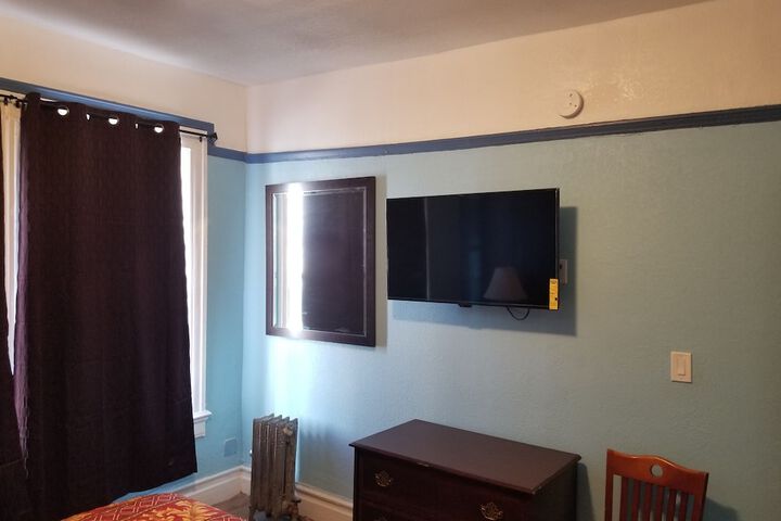 Room 9 of 129