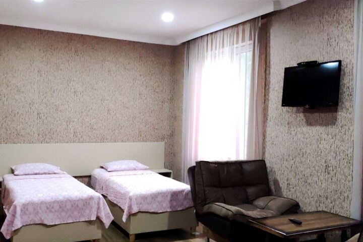 Room 4 of 26
