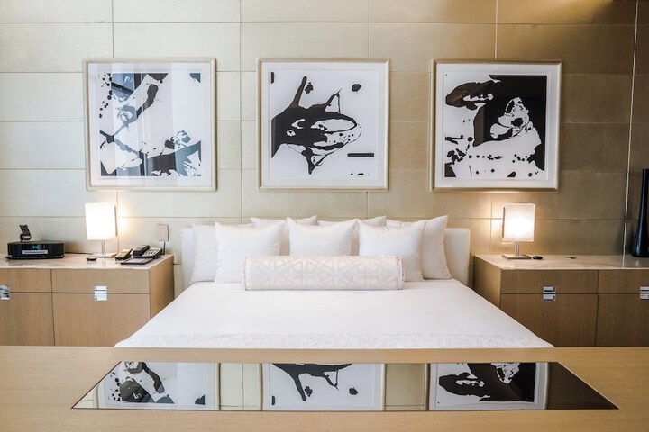 Room 31 of 211