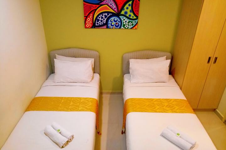 Room 10 of 27
