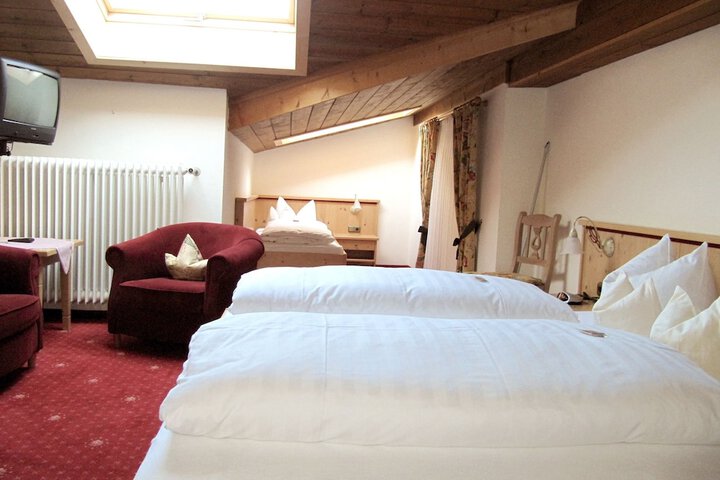 Room 3 of 42