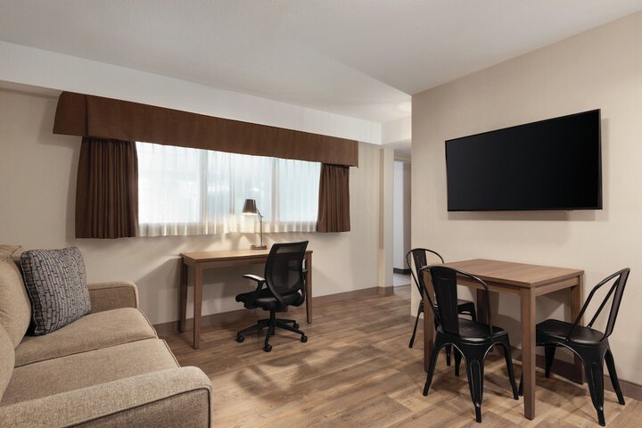 Room 10 of 44