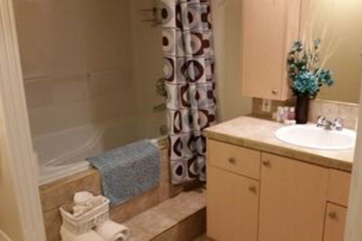 Room 2 of 10