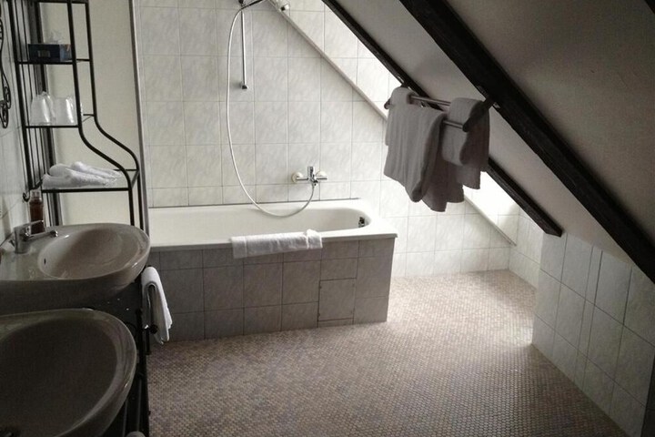 Room 19 of 26