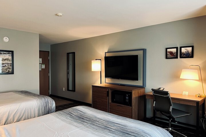 2 Queen Beds (9 of 14)