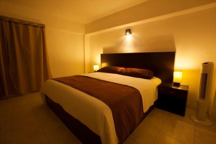 Room 9 of 16