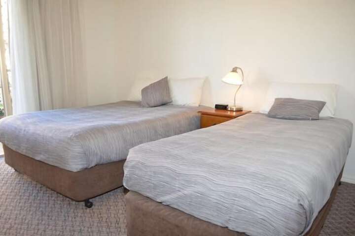 Room 6 of 30