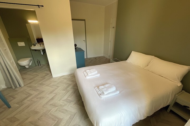 Room 14 of 44