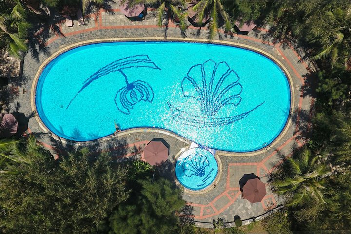 Pool 67 of 95