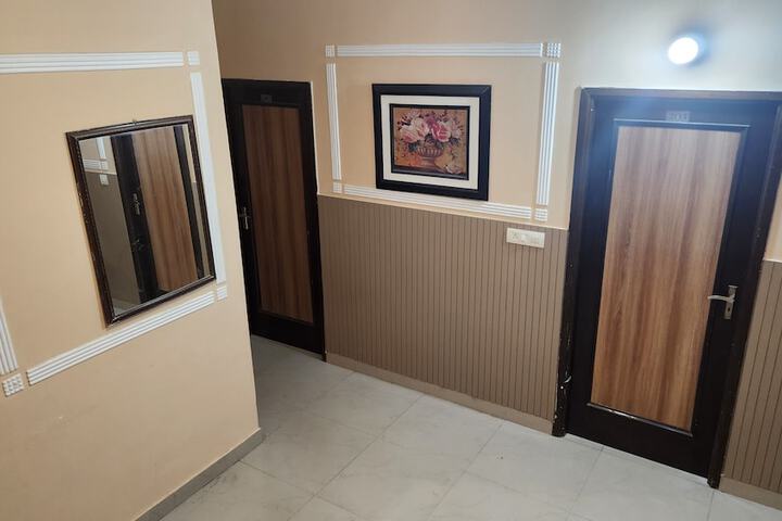 Ballroom/Hall 4 of 8