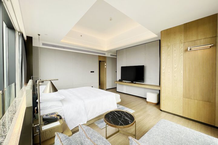 Room 10 of 81
