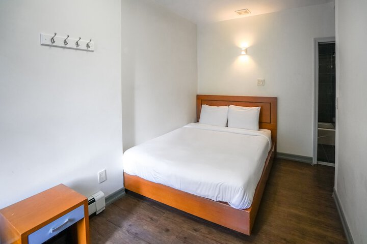 Room 20 of 32