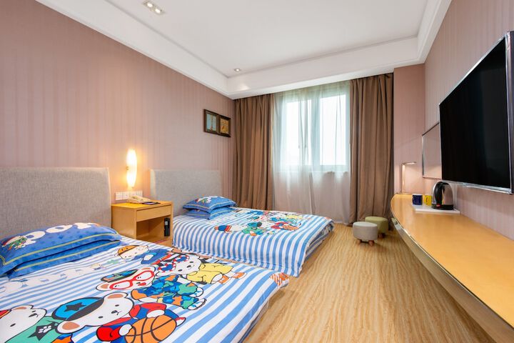 Room 4 of 39