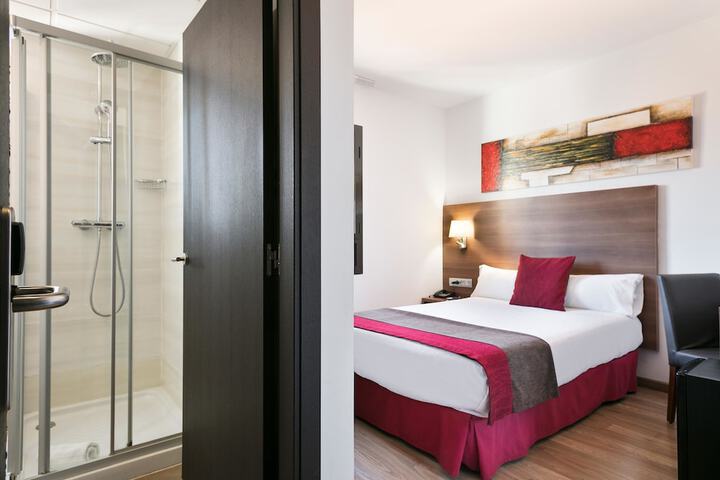 Room 25 of 118