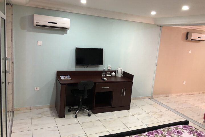 Room 13 of 44