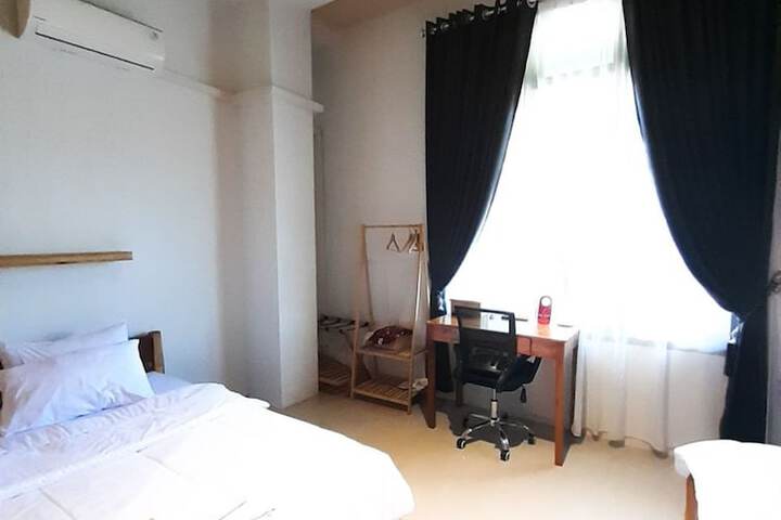 Room 7 of 33