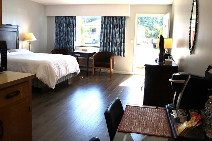 Room 13 of 34