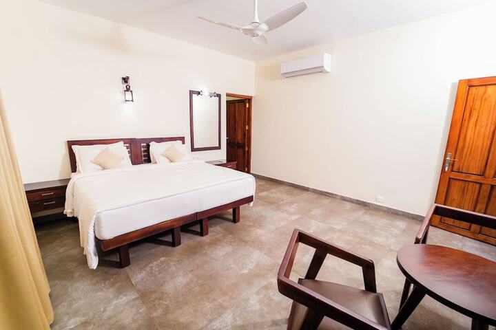 Room 2 of 53