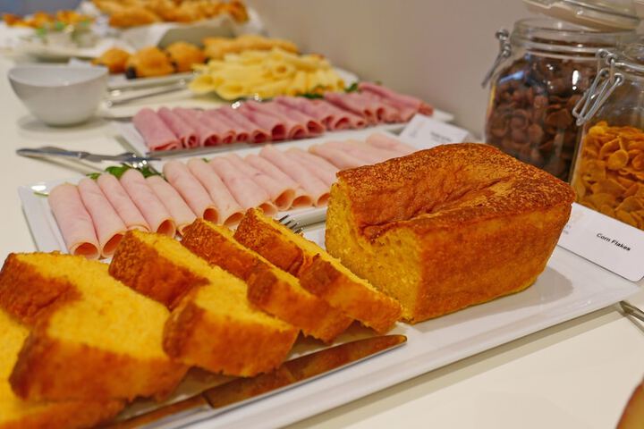 Breakfast/Coffee Service 34 of 50