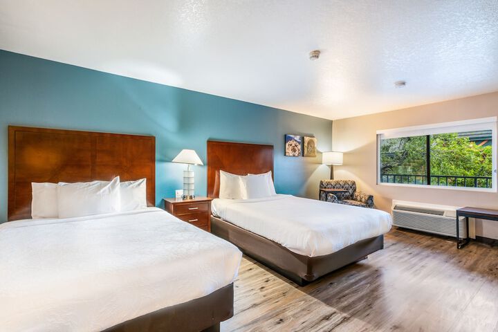 1 Queen Bed (11 of 16)
