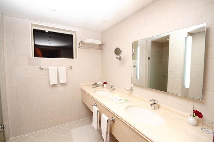 Room 18 of 46