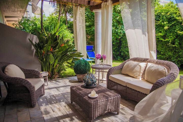 Terrace/Patio 9 of 10