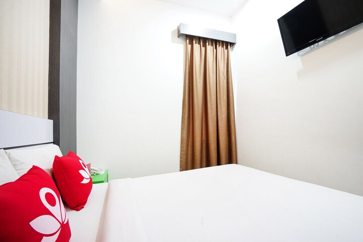 Room 2 of 19