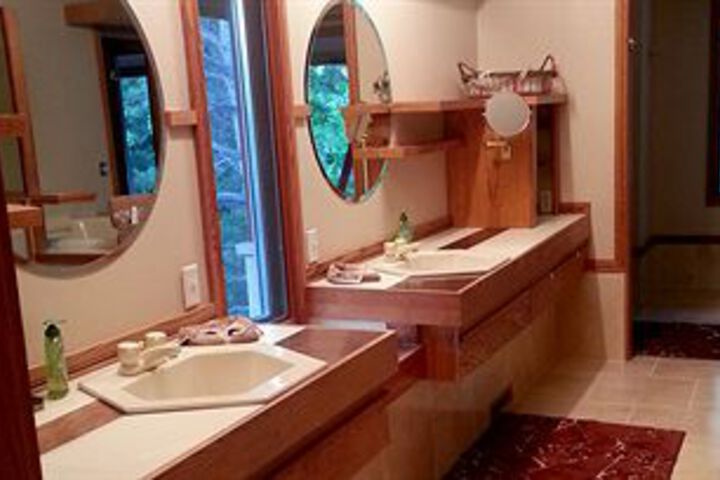 Room 3 of 27