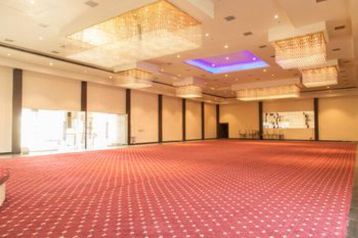 Ballroom/Hall 2 of 24