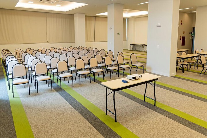 Ballroom/Hall 24 of 25