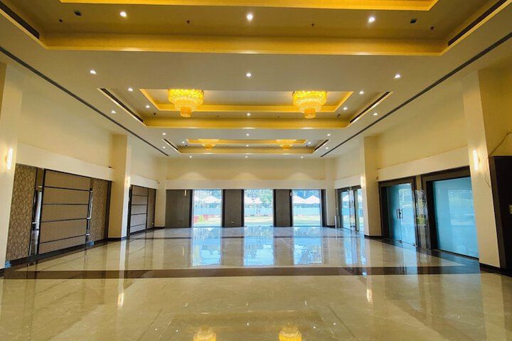 Business Center 10 of 14