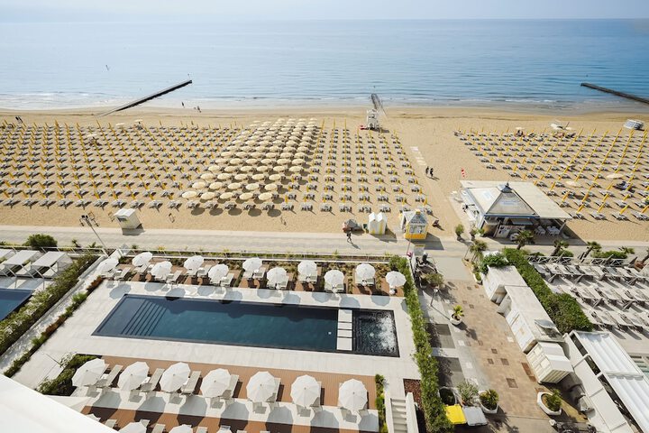 Pool Hotel