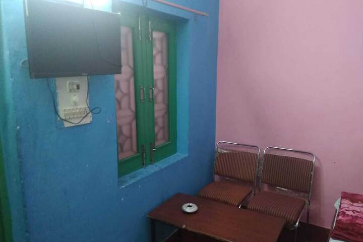 Room 15 of 28