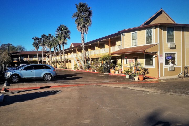 Hotel Entry