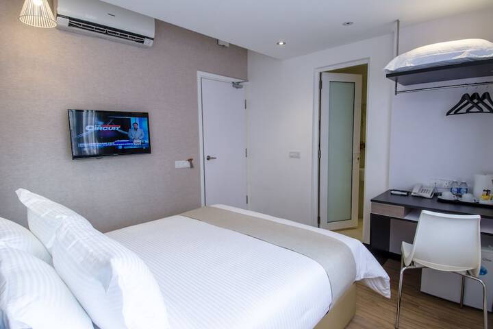 Room 18 of 38