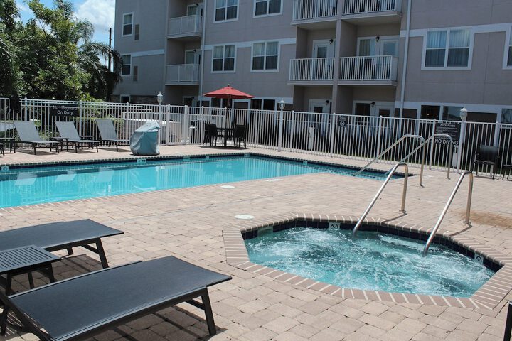 Pool Hotel