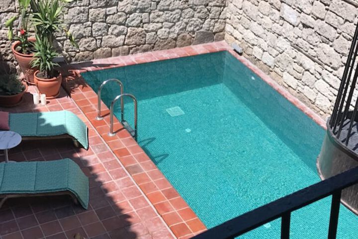 Pool 53 of 67