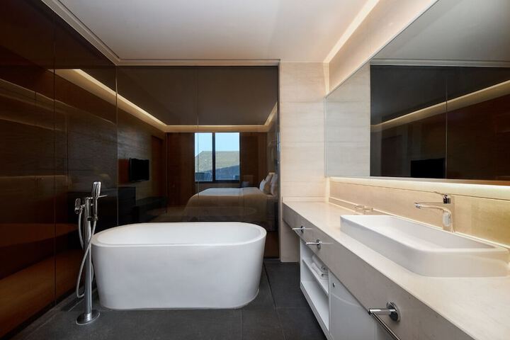 Room 58 of 77