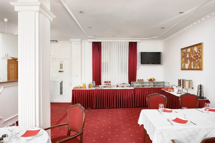 Dining 14 of 20