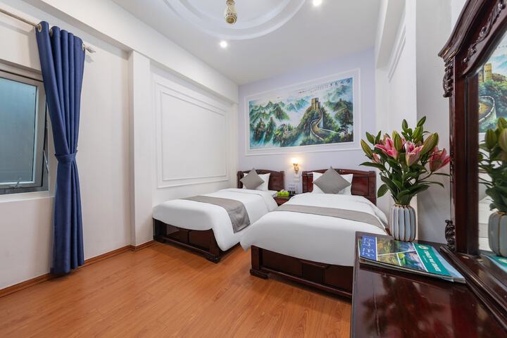 Room 6 of 22