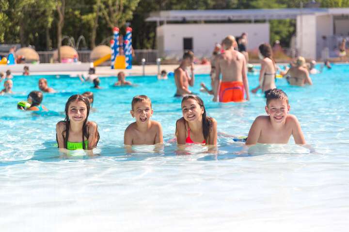Pool 15 of 41