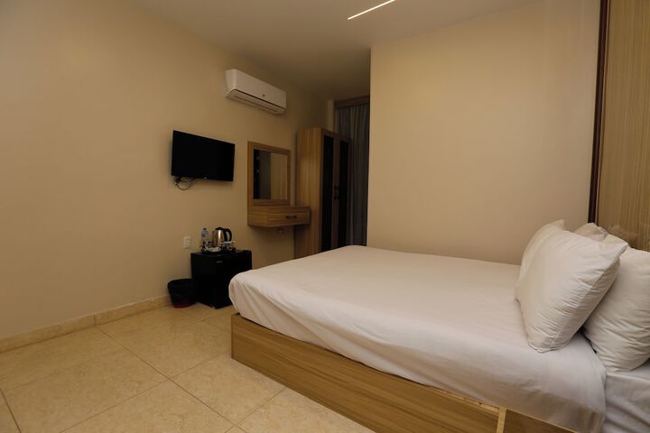 Room 135 of 284