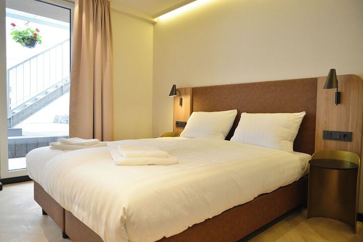 Room 5 of 52