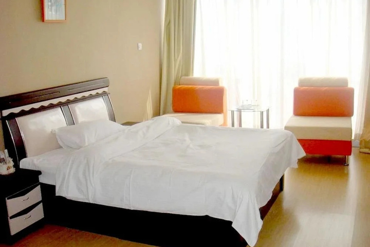 Room 3 of 9
