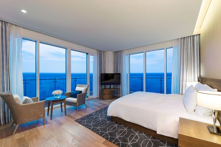 Room 45 of 181