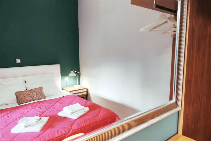 Room 10 of 43
